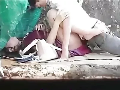 বড় বাসর রাতের সেক্সি ভিডিও মাইয়ের সঙ্গে নগ্নবাদী ত্রয়ী মধ্যে সৎপুত্র এর বান্ধবী জড়িত