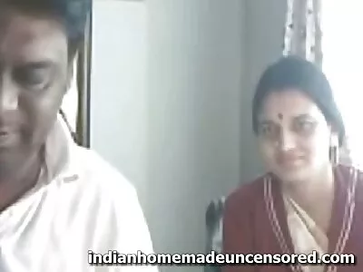 প্যারেডের পরে লাকি চ্যাপ ব্লন্ড টিন বোমাশেলকে চুদছে ইন্ডিয়ান সেক্সি ডটকম