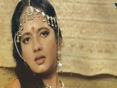 Swanky বাঙালি সেক্সি ভিডিও বিবাহের পরিকল্পনাকারী ত্রয়ী জন্য নতুন বিবাহিত দম্পতি যোগদান
